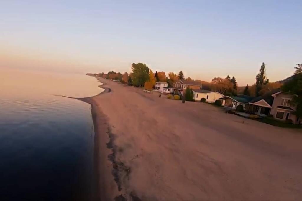 Maison Sur Le Lac Desbiens Exteriér fotografie